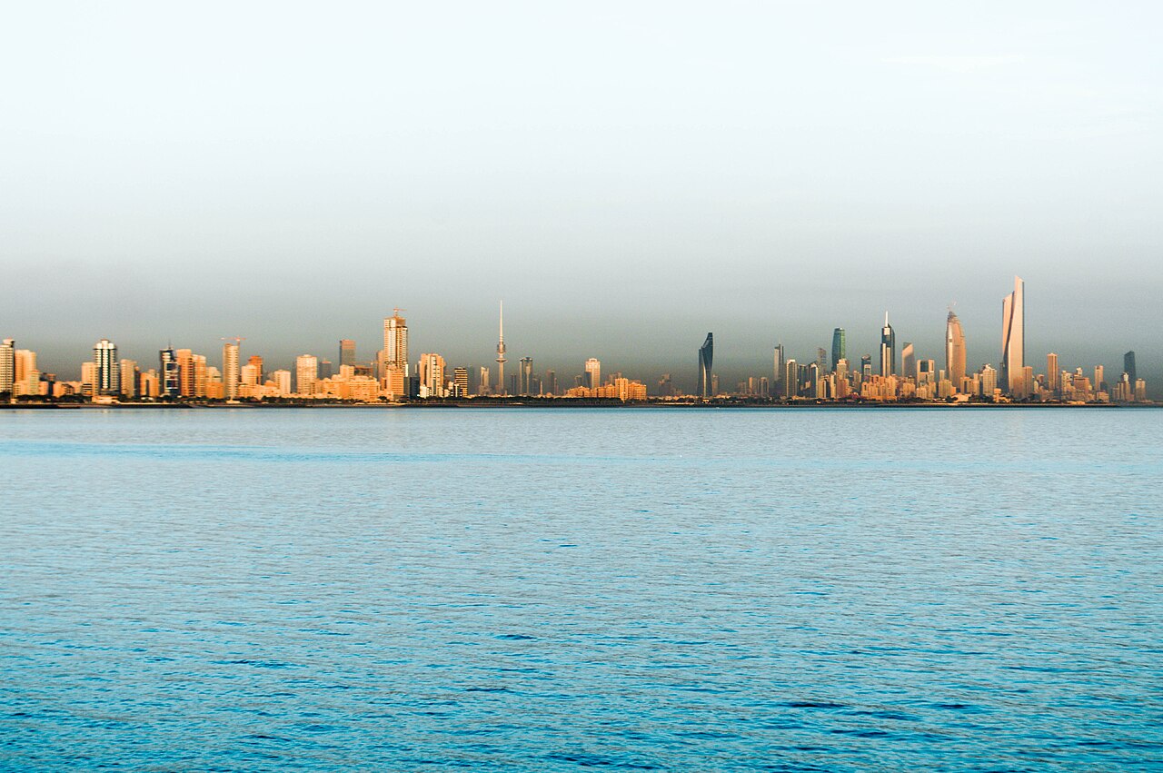 Kuwait resumes issuance of commercial visit visas after a nine-day freeze